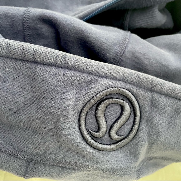 Purple lululemon jacket no tags - Picture 3 of 5